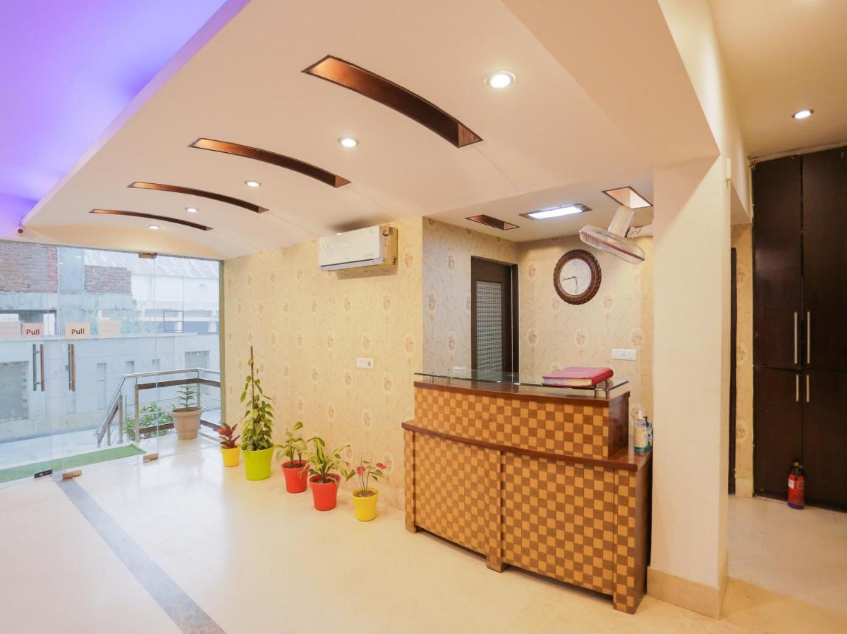 Oyo Townhouse 823 Green Leaf Gurgaon Luaran gambar