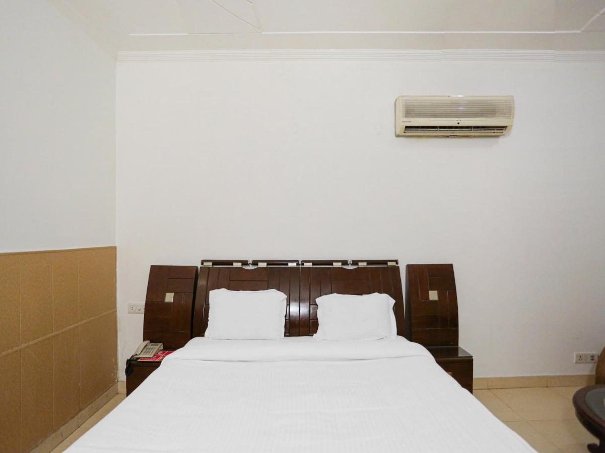 Oyo Townhouse 823 Green Leaf Gurgaon Luaran gambar