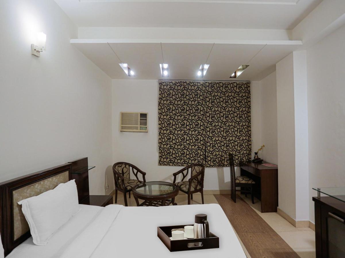 Oyo Townhouse 823 Green Leaf Gurgaon Luaran gambar