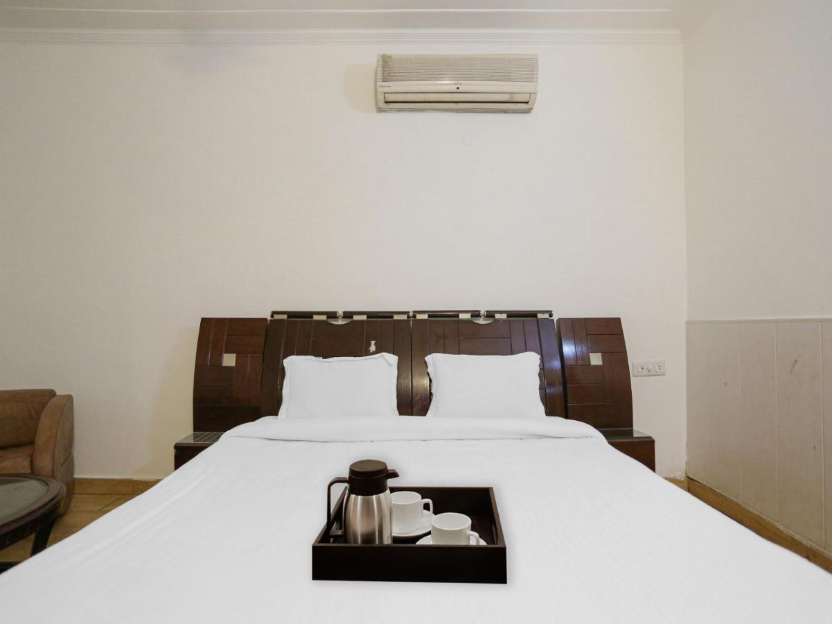 Oyo Townhouse 823 Green Leaf Gurgaon Luaran gambar