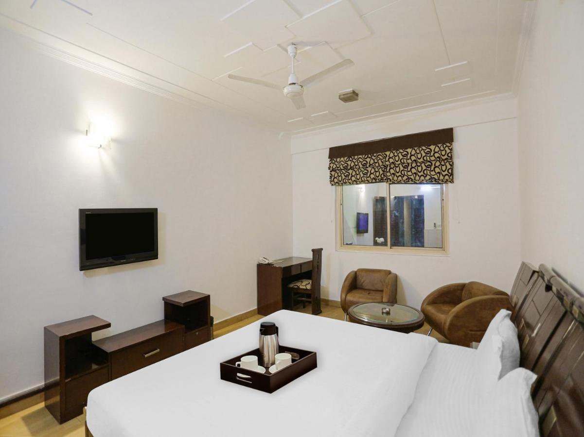 Oyo Townhouse 823 Green Leaf Gurgaon Luaran gambar