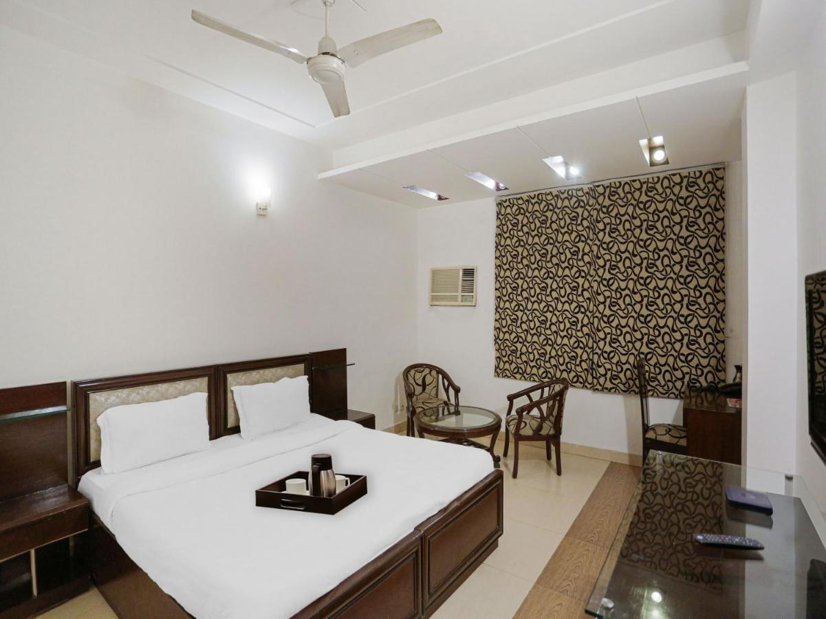 Oyo Townhouse 823 Green Leaf Gurgaon Luaran gambar
