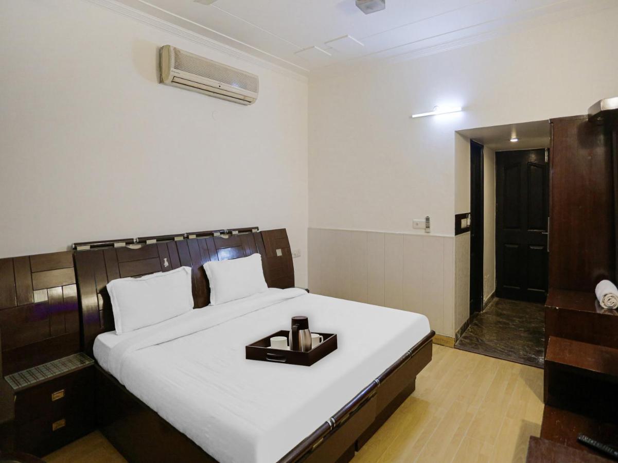 Oyo Townhouse 823 Green Leaf Gurgaon Luaran gambar